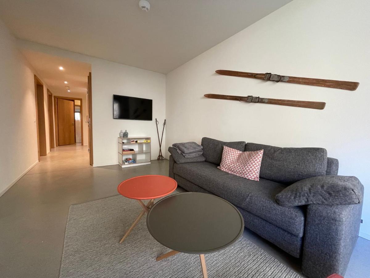 Ferienwohnung 3,5 Zimmer Direkt An Ski- Und Bikepiste Flims Exteriör bild
